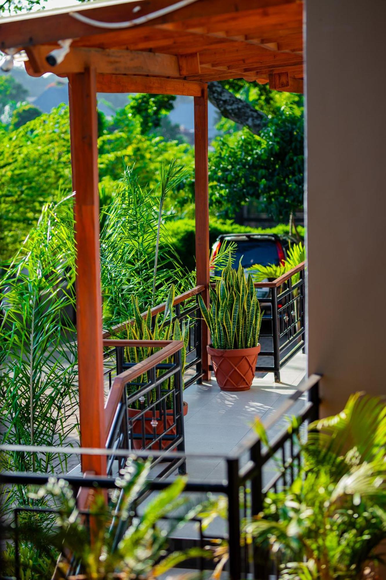 Greenside Hotel アルーシャ エクステリア 写真